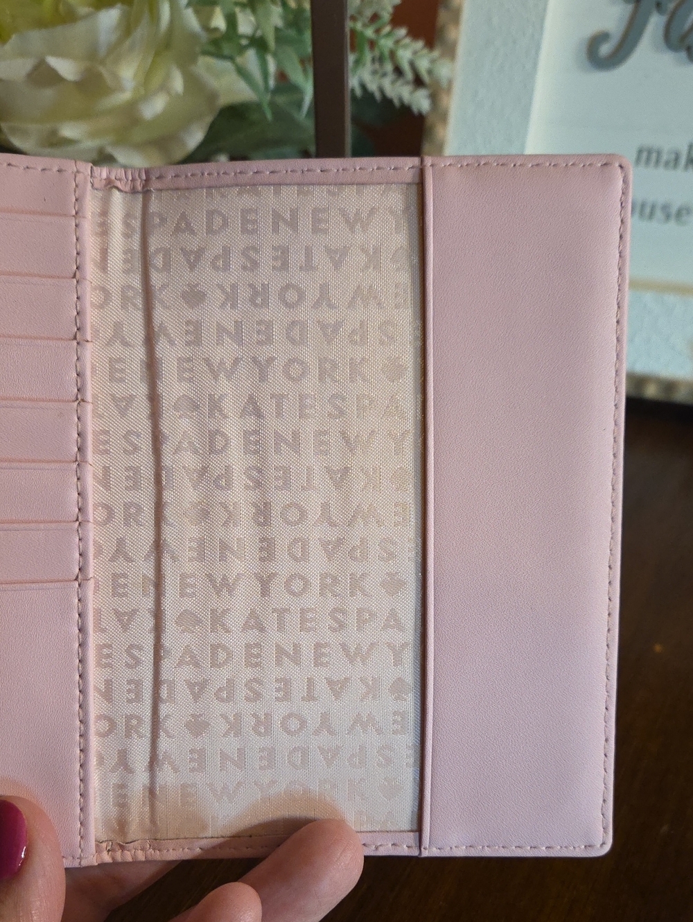 Kate Spade NY Blaze a Trail "Who Me?" Owl Passport Holder EUC - Picture 7 of 12
